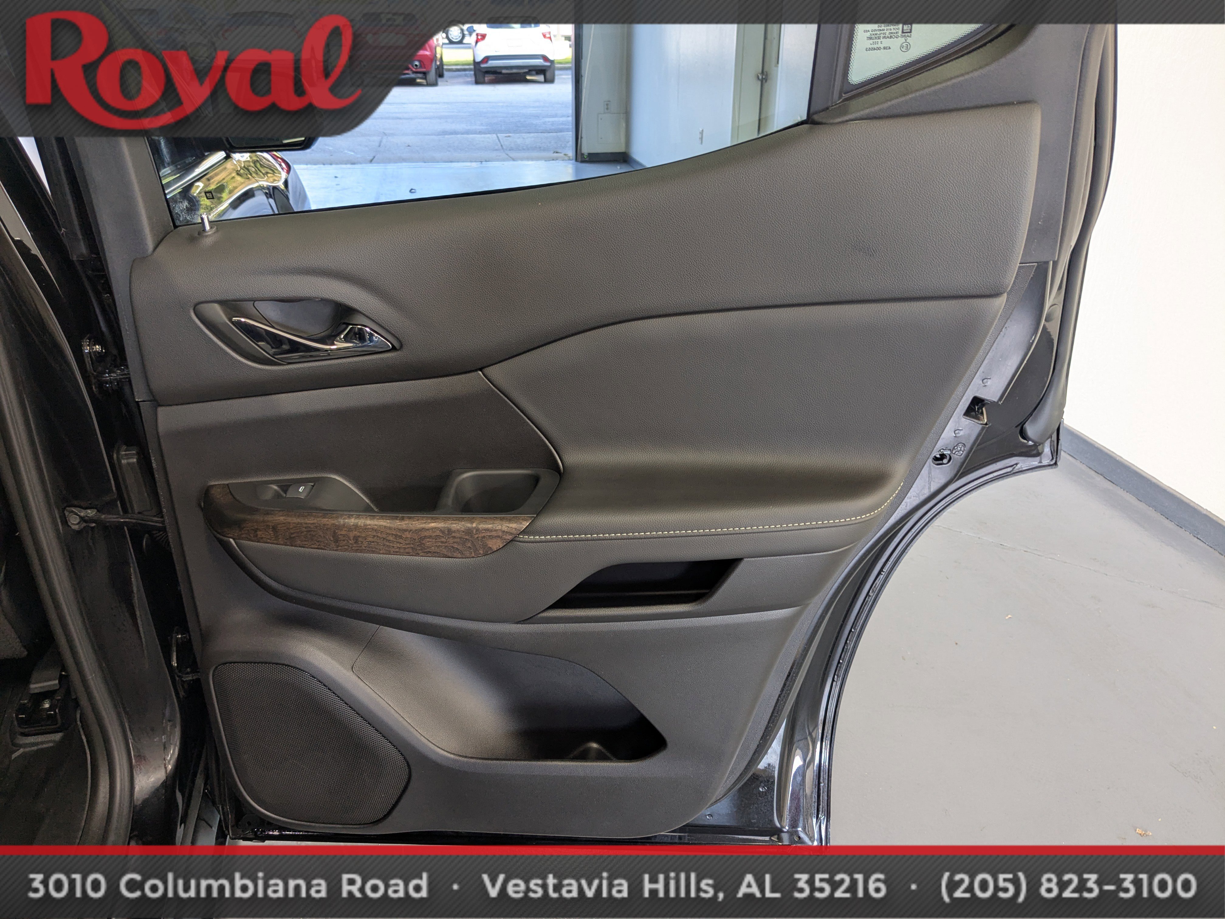 Used 2023 GMC Acadia Denali w/ Denali Ultimate Package image 9