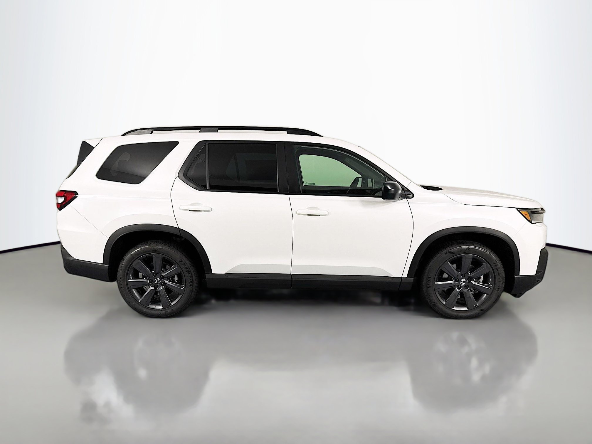 New 2026 Honda Pilot Sport image 4