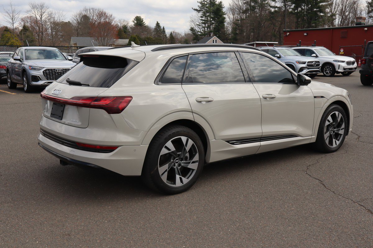 Used 2021 Audi e-tron Premium w/ Convenience Plus Package image 6