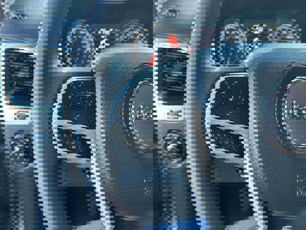 Used 2022 Jeep Cherokee Latitude w/ Trailer Tow Group image 21