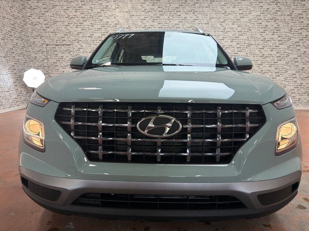 New 2026 Hyundai Venue SEL FWD image 2