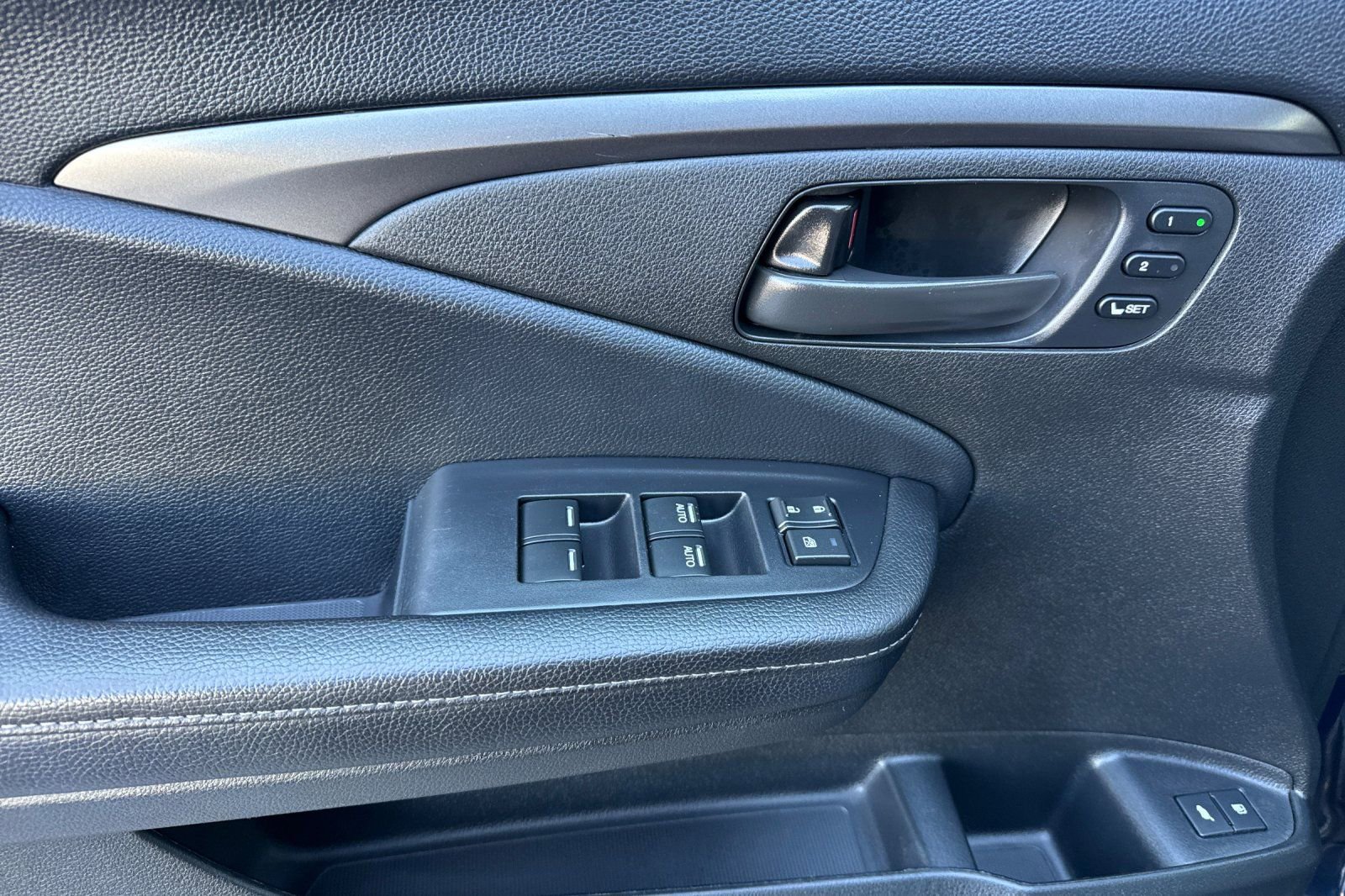 Used 2024 Honda Passport EX-L image 11