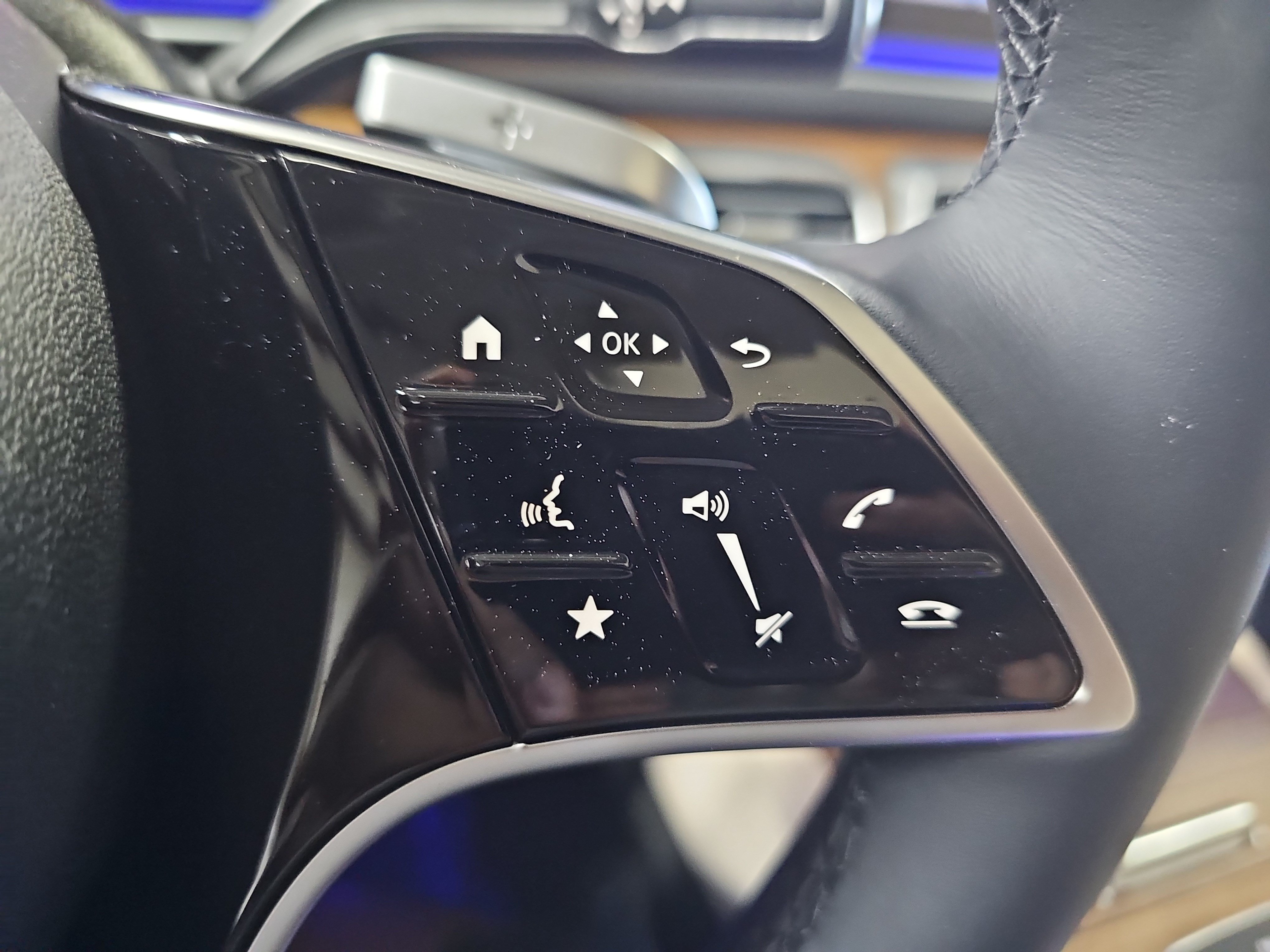 New 2026 Mercedes-Benz GLS 450 4MATIC image 18