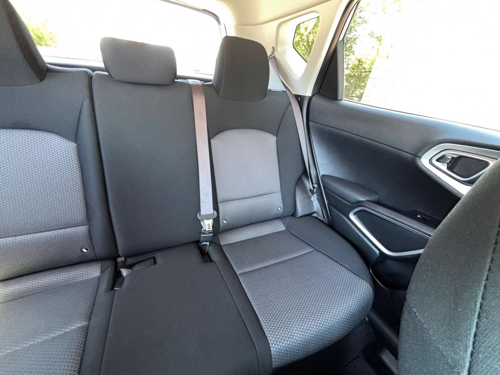 Used 2025 Kia Soul LX w/ LX Technology Package FWD image 36