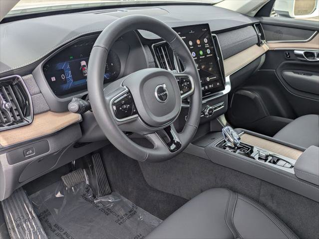 Used 2025 Volvo XC90 B6 Plus image 12