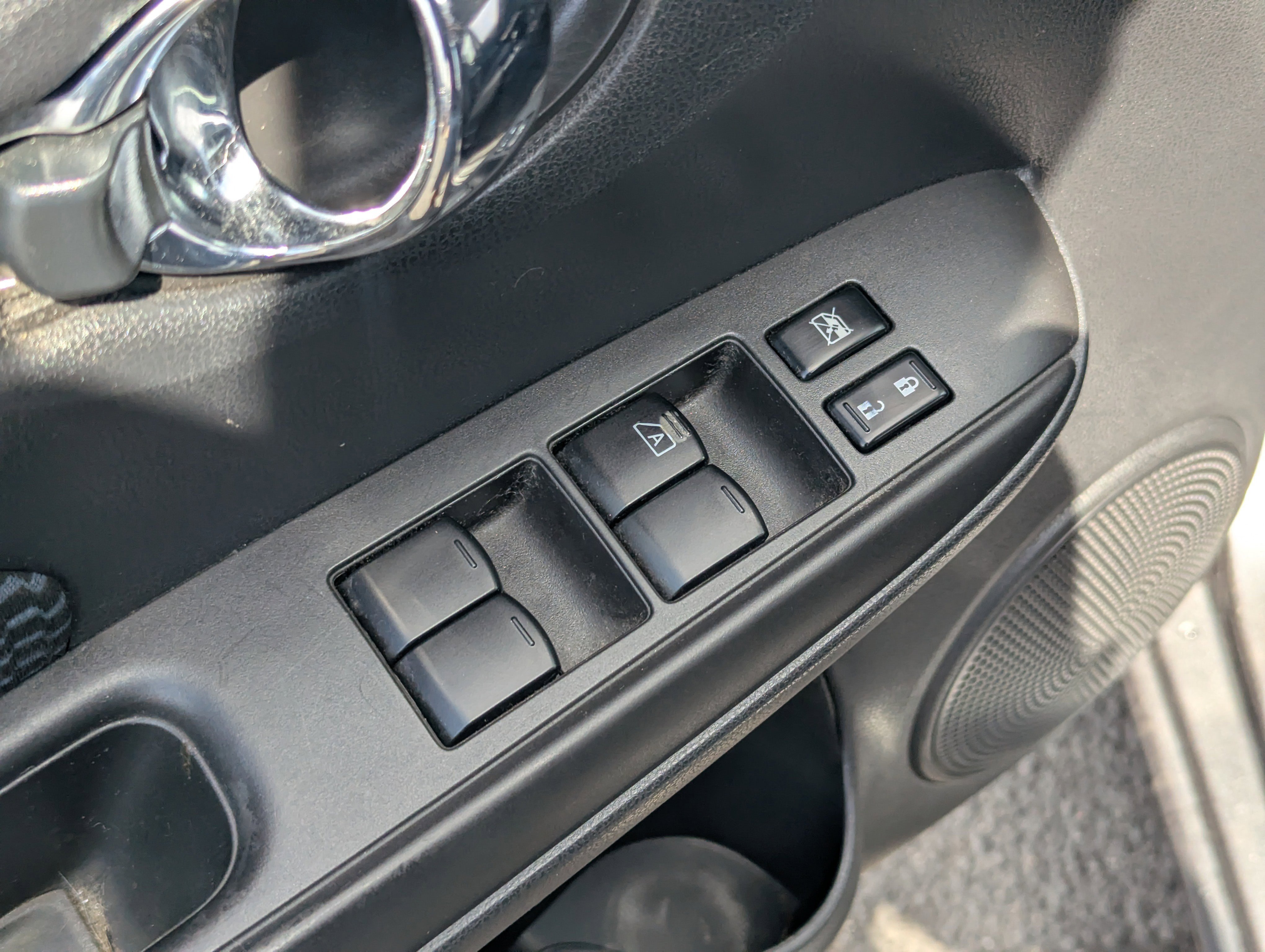 Used 2016 Nissan Versa Note SV image 21