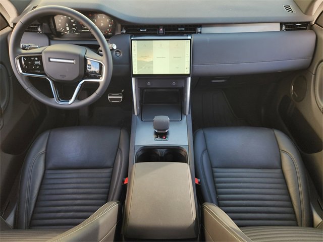 Used 2024 Land Rover Discovery Sport Dynamic SE image 25