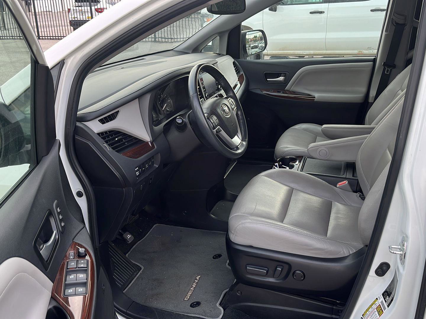 Used 2019 Toyota Sienna AWD image 6