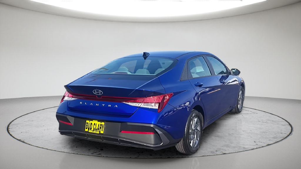 Used 2024 Hyundai Elantra SEL FWD image 7