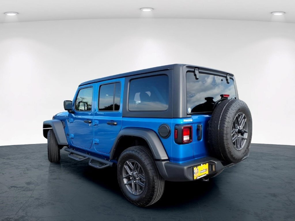 Used 2024 Jeep Wrangler Unlimited Sport AWD/4WD image 12