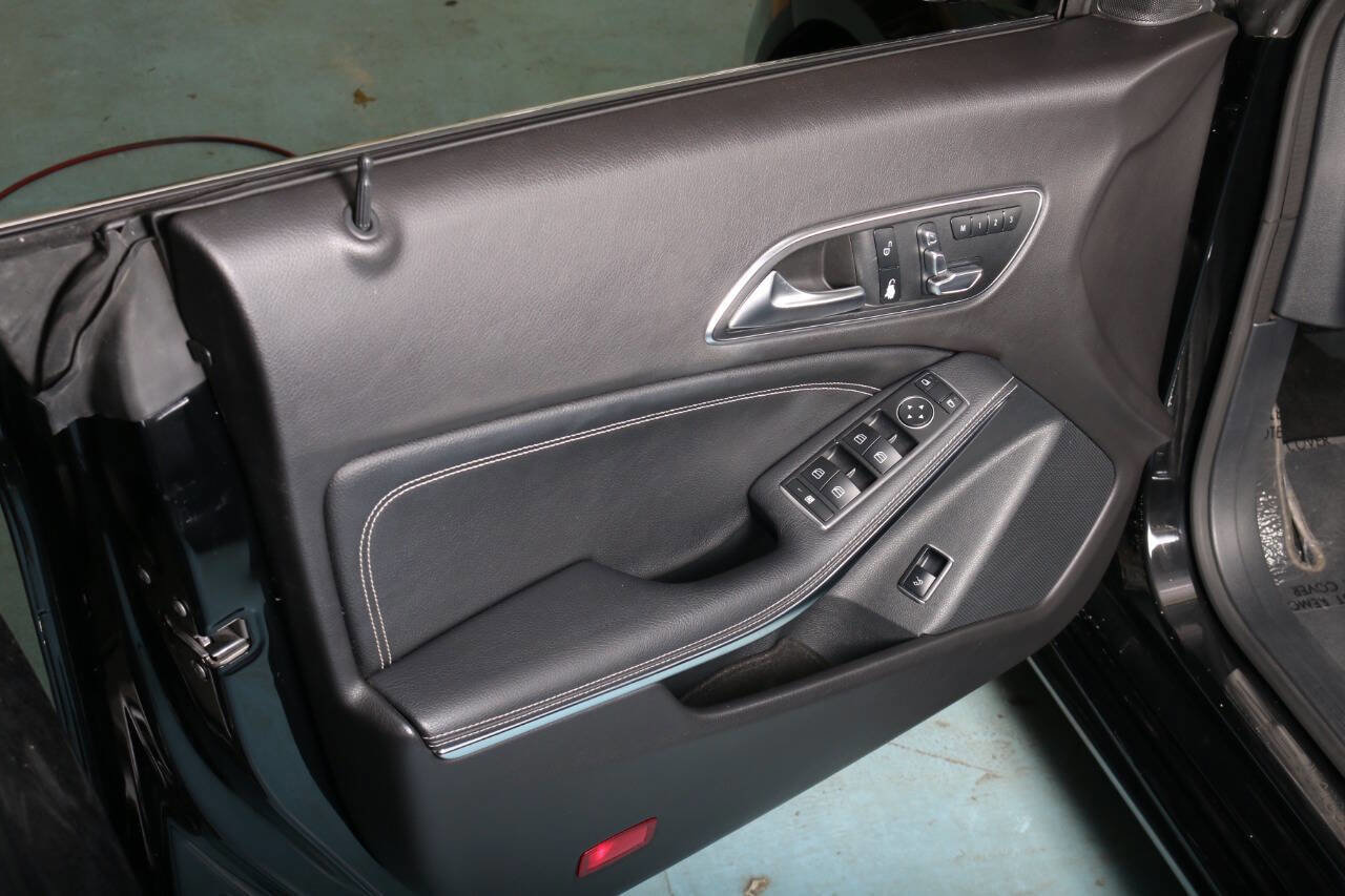 Used 2018 Mercedes-Benz CLA 250 4MATIC image 22