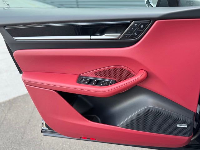 New 2026 Porsche Macan 4 Electric AWD/4WD image 13