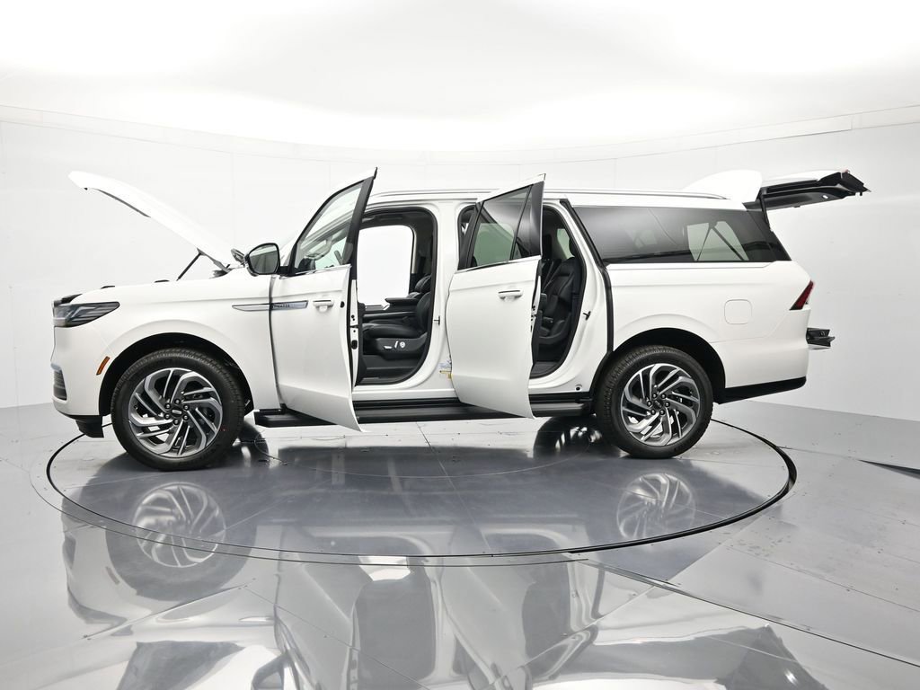 New 2026 Lincoln Navigator L Premier AWD/4WD image 47