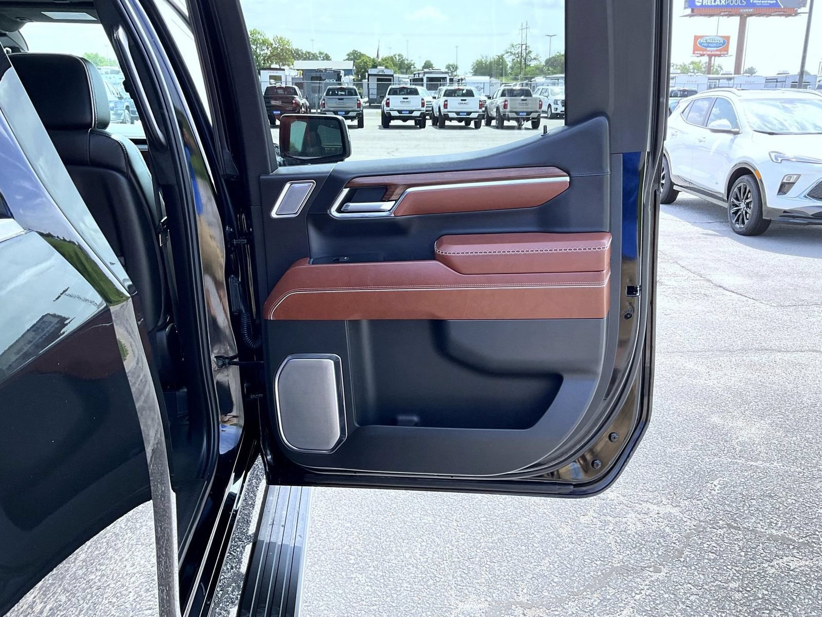 Certified 2024 GMC Sierra 1500 Denali Ultimate AWD/4WD image 19