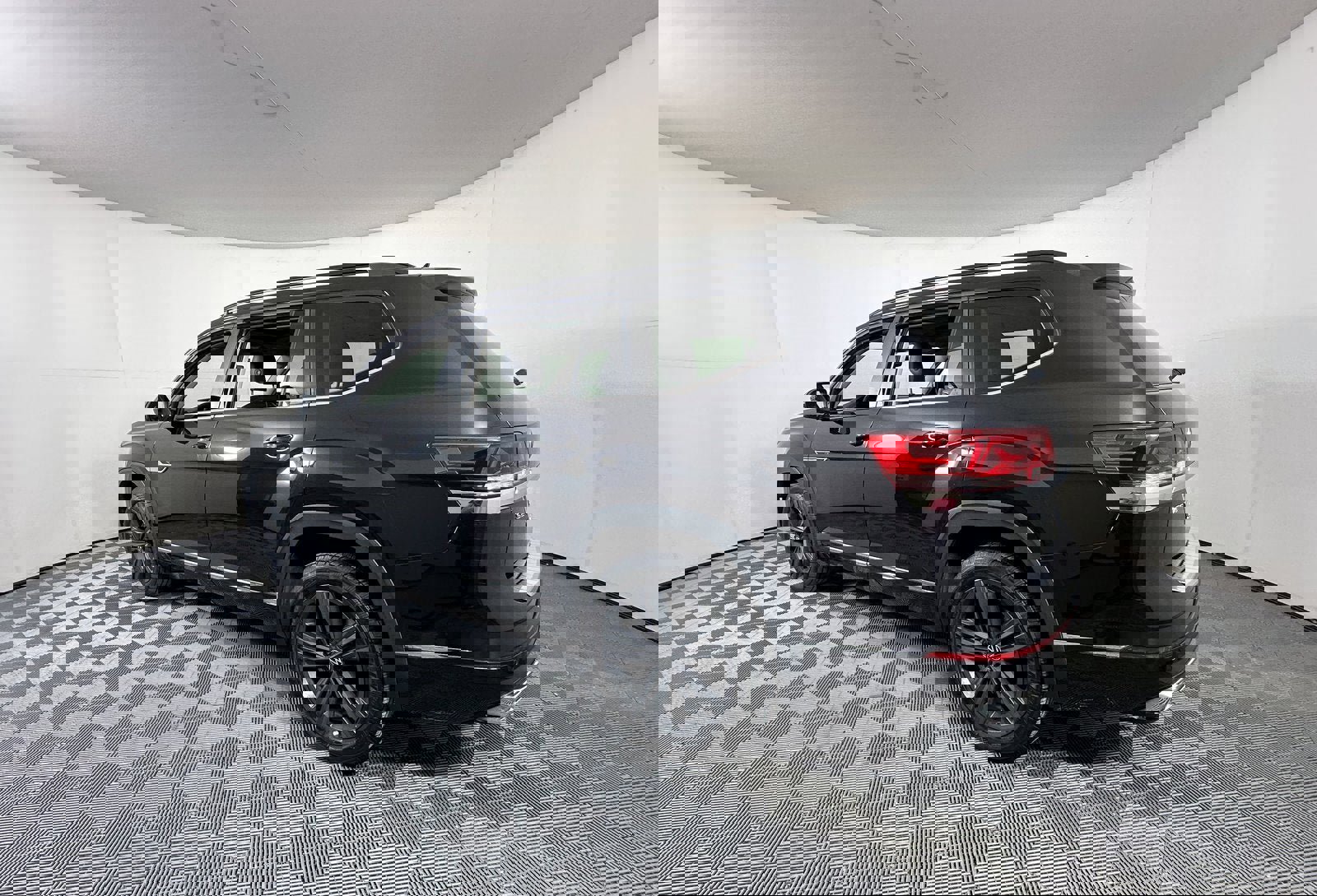 Used 2021 Volkswagen Atlas SE image 3