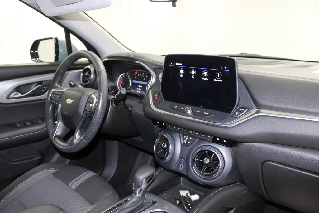 Used 2025 Chevrolet Blazer LT AWD/4WD image 26