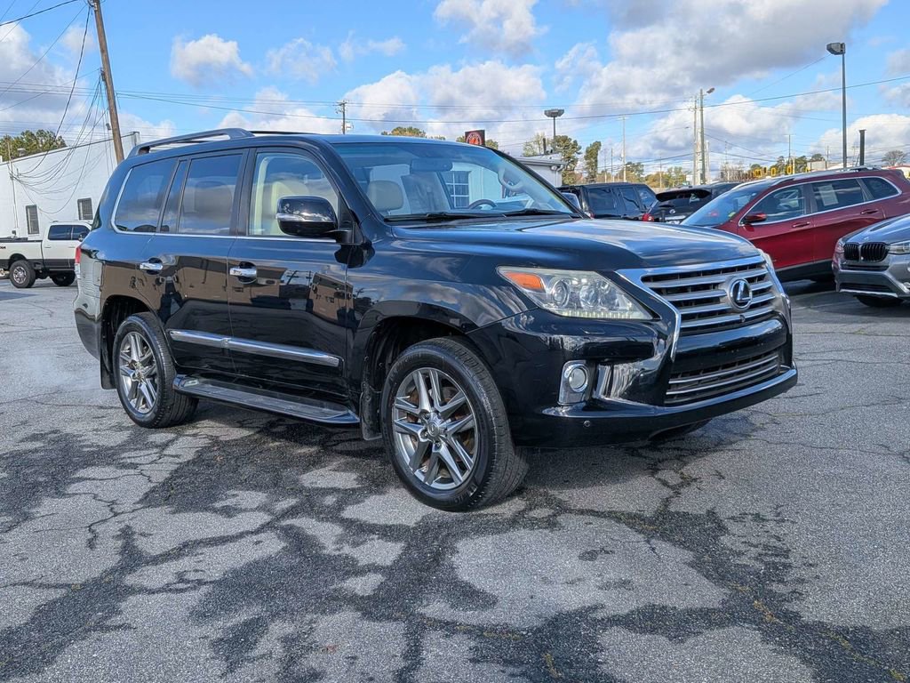 Used 2013 Lexus LX 570 4WD w/ Luxury Pkg image 3