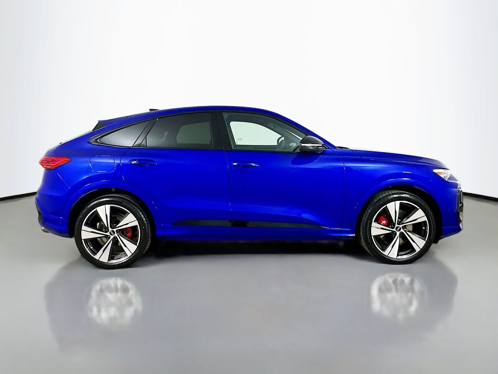 New 2026 Audi SQ5 Premium Plus AWD/4WD image 4