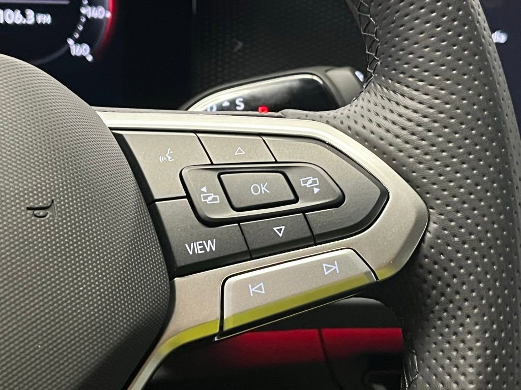 New 2025 Volkswagen Tiguan SE R-Line image 28