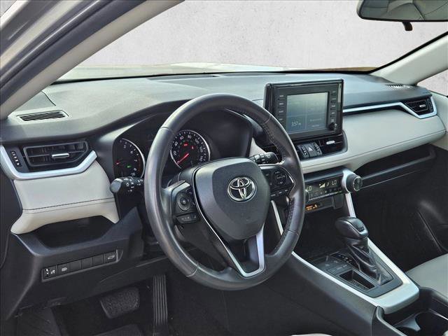 Used 2019 Toyota RAV4 XLE Premium image 9