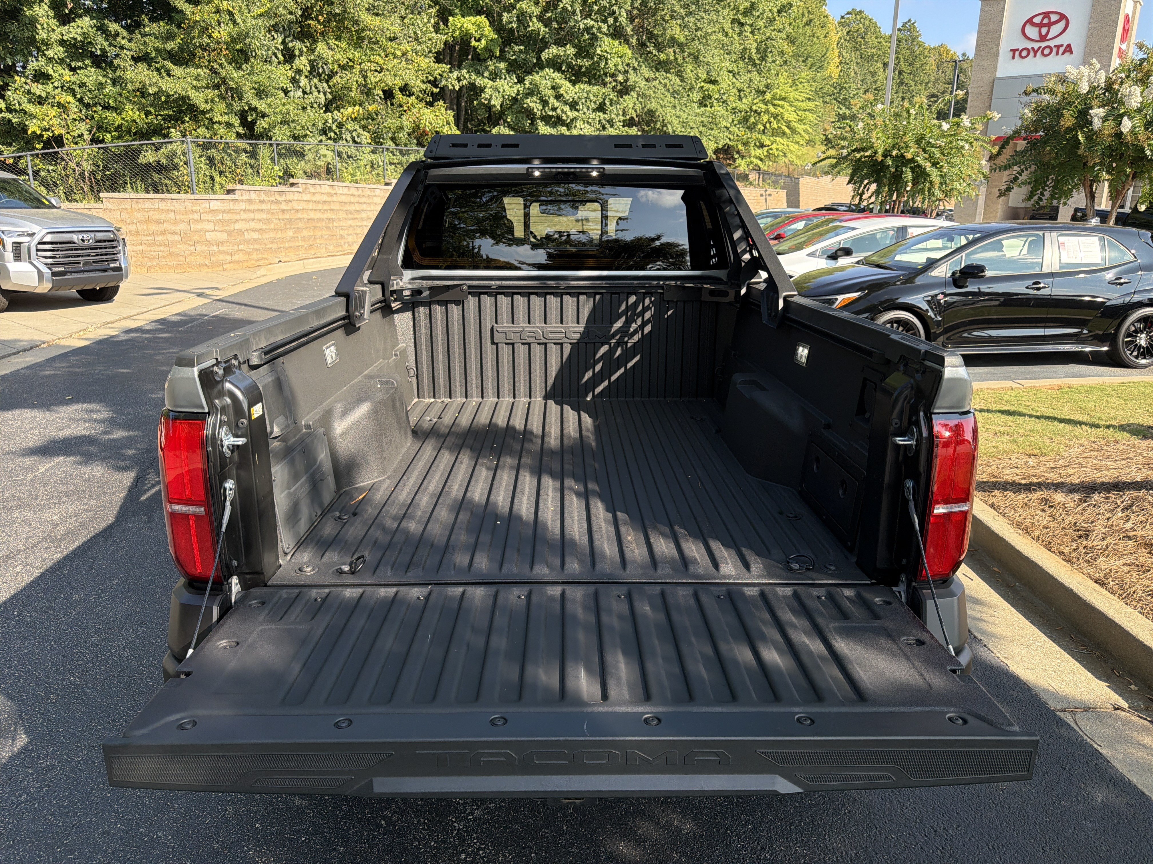 Used 2025 Toyota Tacoma 4x4 Double Cab Hybrid image 17