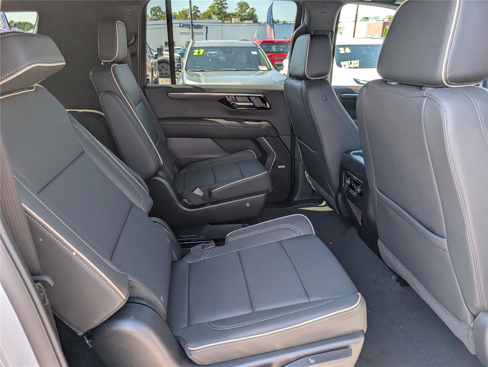 New 2026 Chevrolet Suburban Premier w/ Sun And Tow Package AWD/4WD image 8