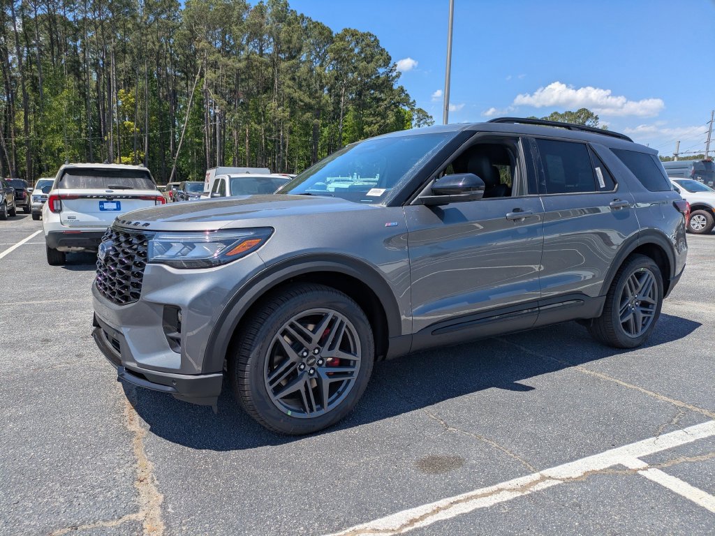New 2026 Ford Explorer ST-Line w/ ST-Line Street Pack RWD image 8