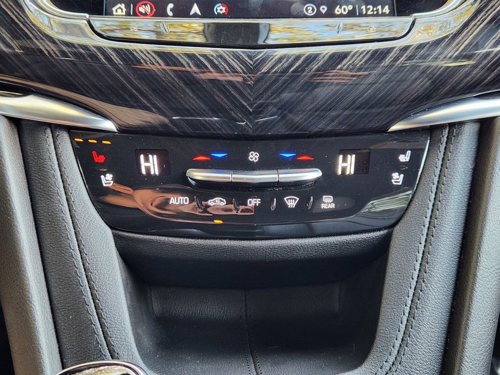 Used 2025 Cadillac XT6 Premium Luxury image 17