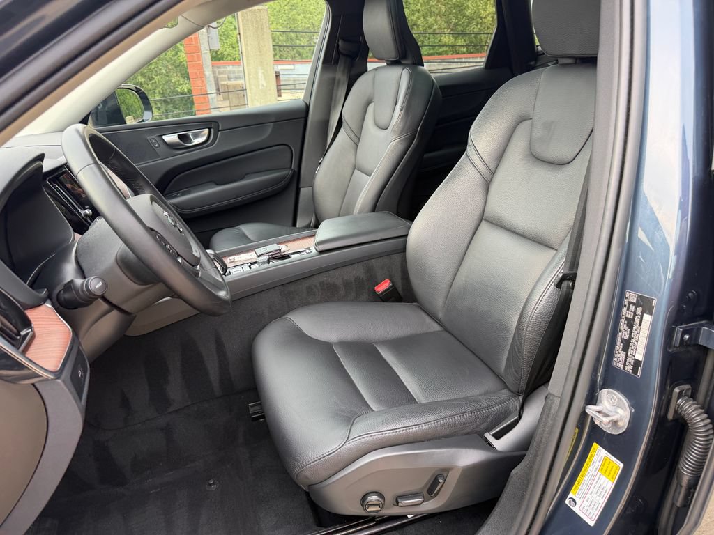 Certified 2024 Volvo XC60 B5 Plus w/ Protection Package Premier AWD/4WD image 11
