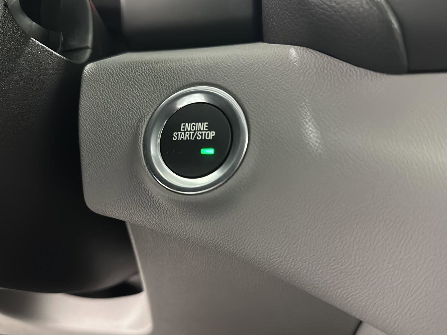 Used 2024 GMC Terrain SLT w/ Tech Package image 17