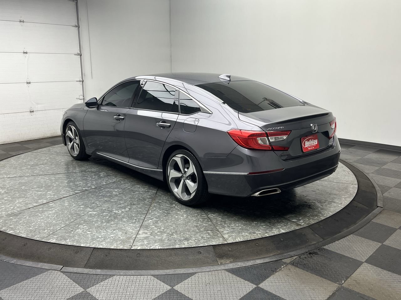 Used 2018 Honda Accord Touring video 2