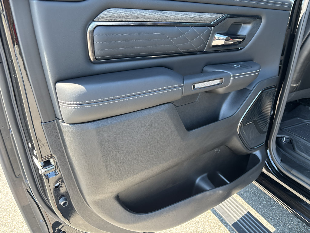 Used 2025 RAM 1500 Limited AWD/4WD image 24
