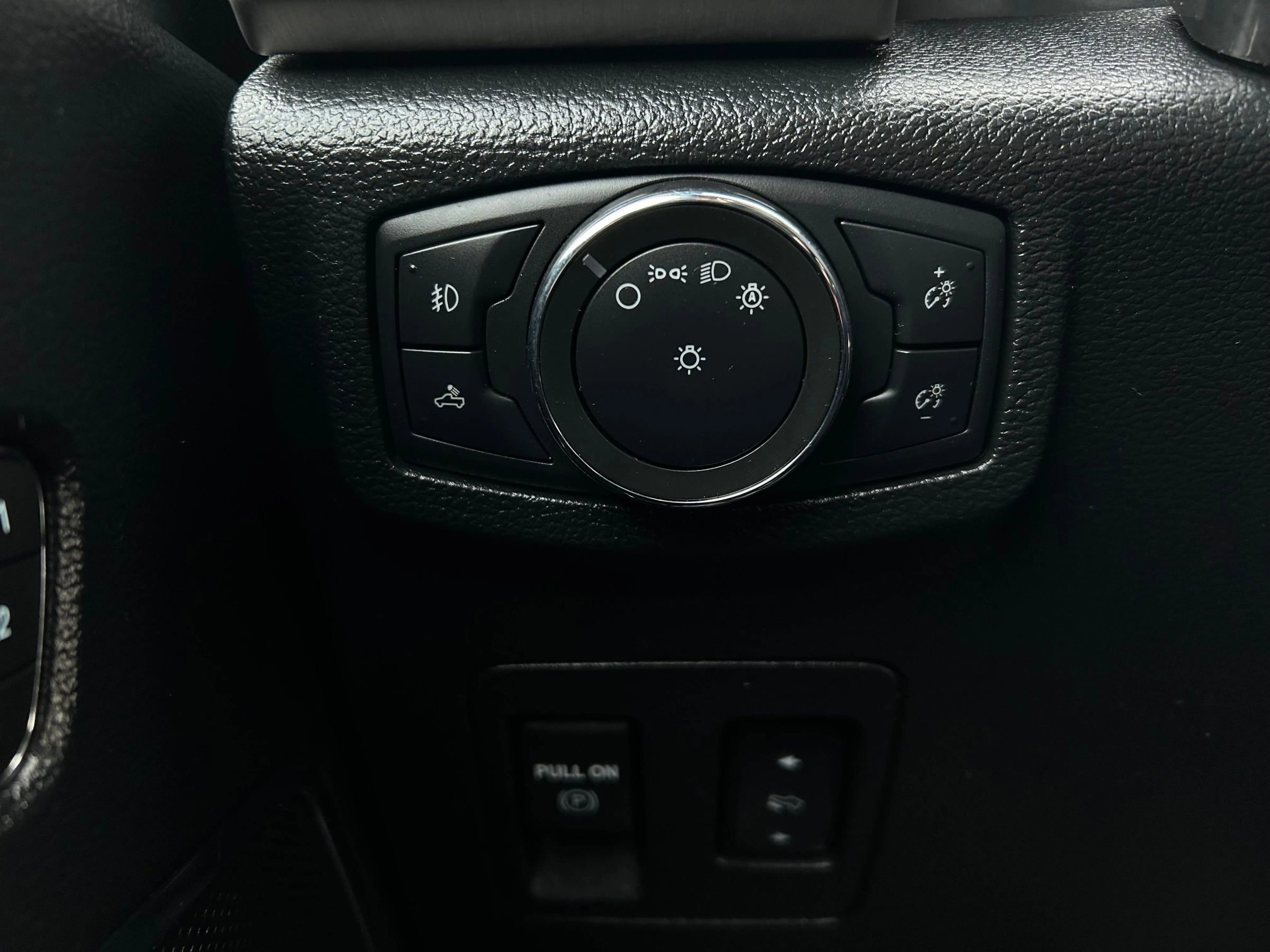 Used 2020 Ford F150 Platinum w/ Equipment Group 701A Luxury image 13