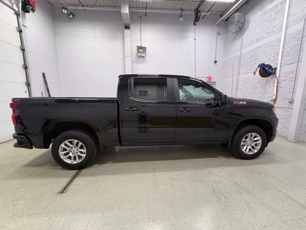 Used 2024 Chevrolet Silverado 1500 RST AWD/4WD image 3