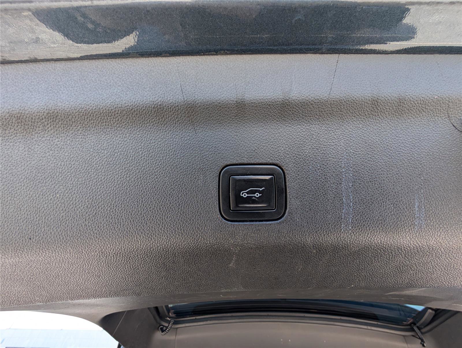 Used 2021 Chevrolet Suburban High Country w/ Premium Package image 14