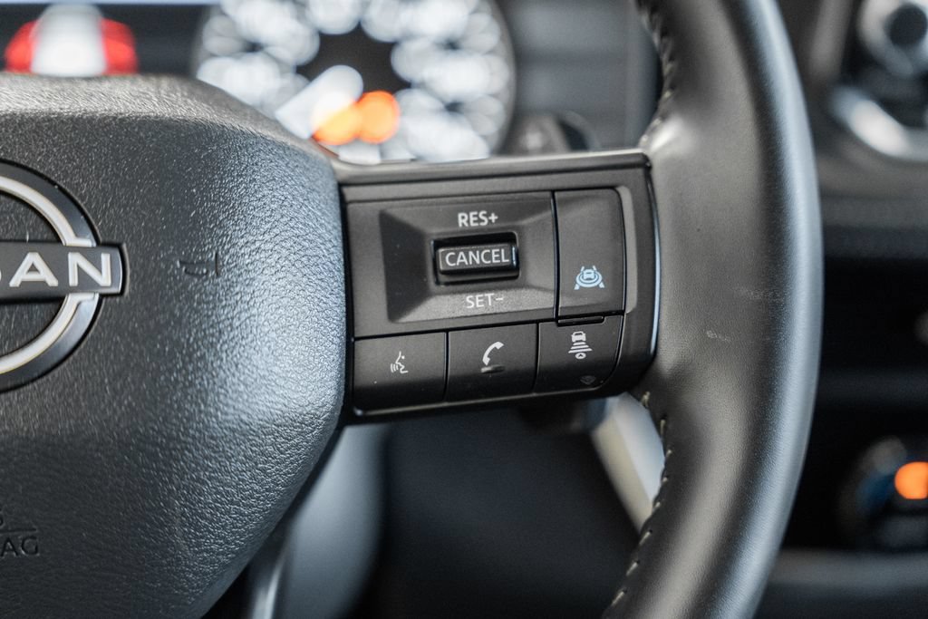 Used 2025 Nissan Rogue SV AWD/4WD image 21