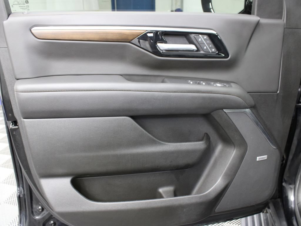 Used 2025 Chevrolet Tahoe High Country AWD/4WD image 75