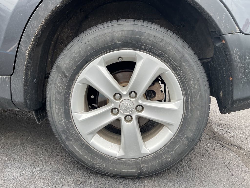 Used 2013 Toyota RAV4 XLE image 10