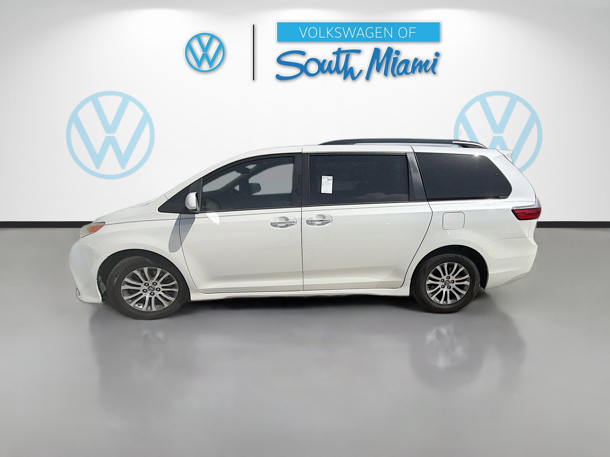 Used 2020 Toyota Sienna XLE Premium image 4