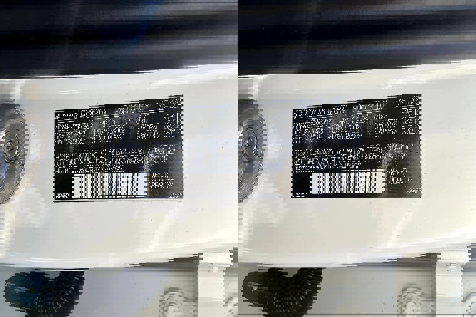 Used 2023 Volvo C40 P8 Recharge Ultimate image 33