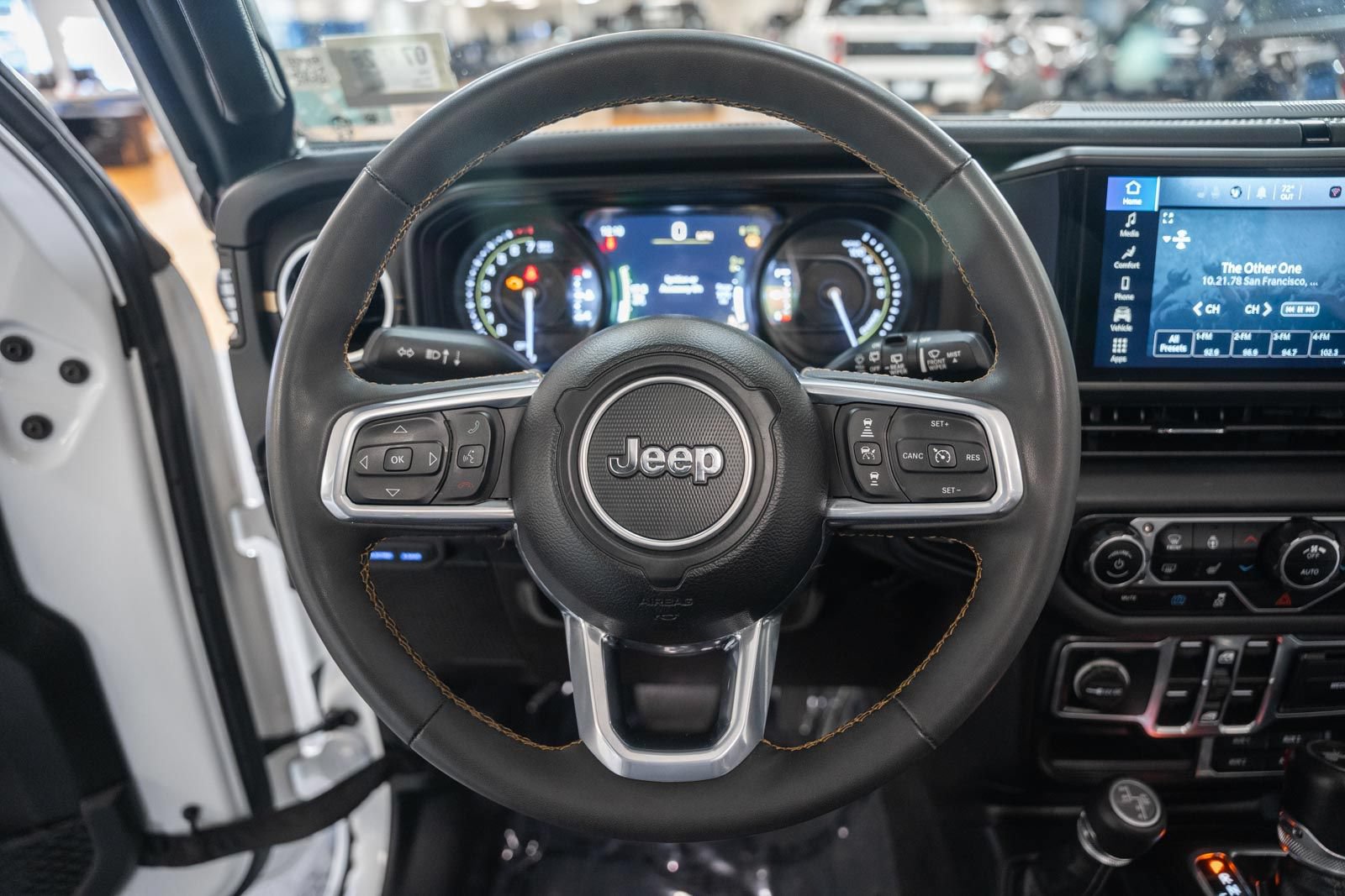 Used 2024 Jeep Wrangler Unlimited Sahara AWD/4WD image 36