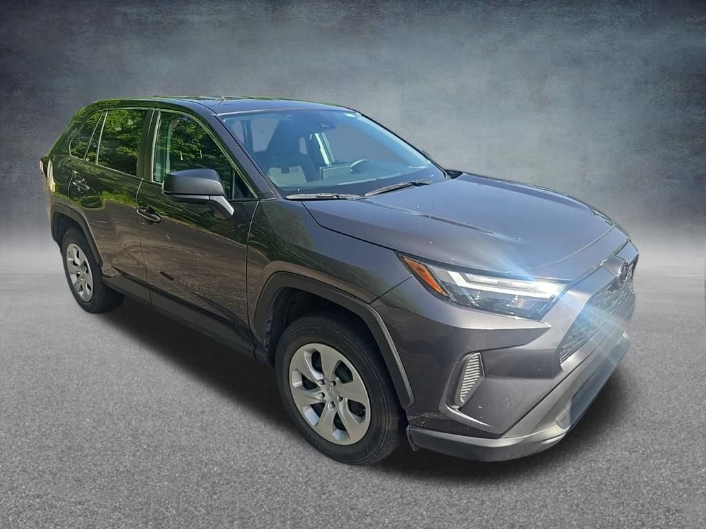 Used 2025 Toyota RAV4 LE AWD/4WD image 9