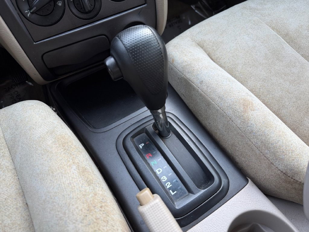 Used 2002 Hyundai Elantra GLS FWD image 22