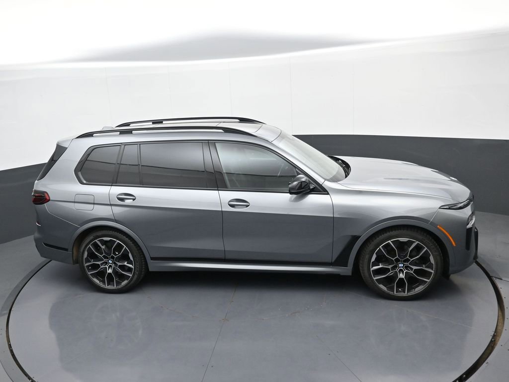 Used 2025 BMW X7 M60i w/ Executive Package image 29