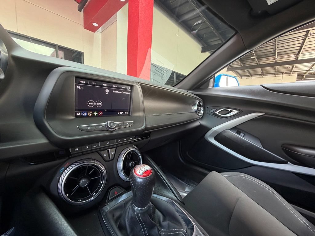 Used 2022 Chevrolet Camaro LT RWD image 23