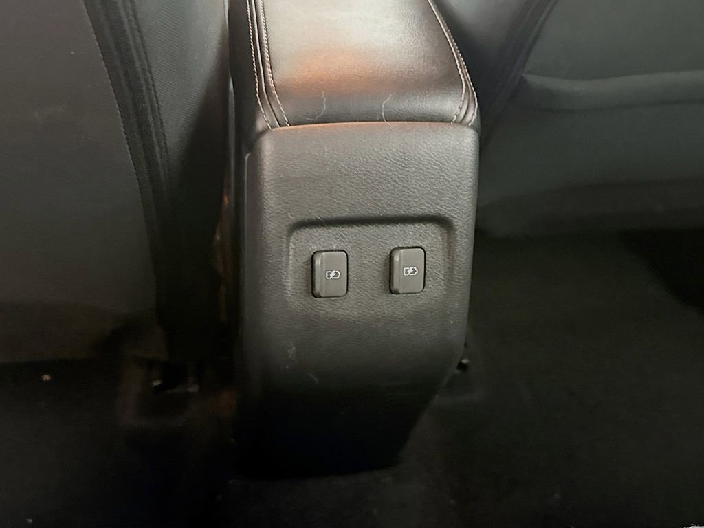 Used 2021 Nissan Kicks SV FWD image 28