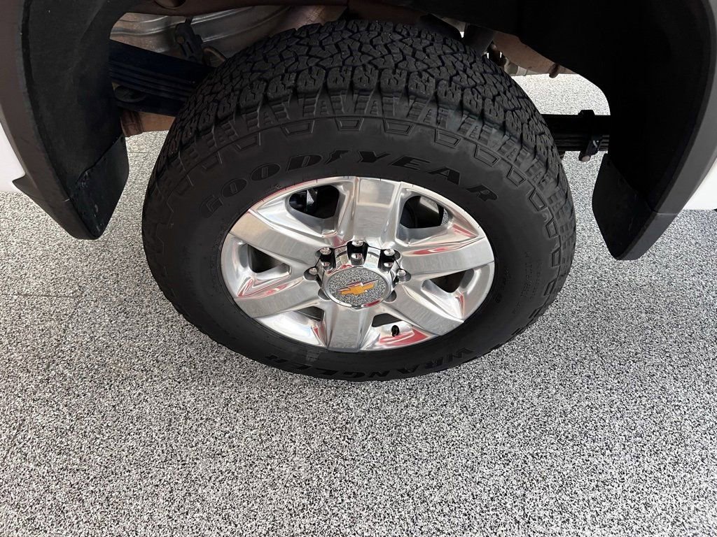 Used 2023 Chevrolet Silverado 2500 LTZ w/ LTZ Convenience Package image 9