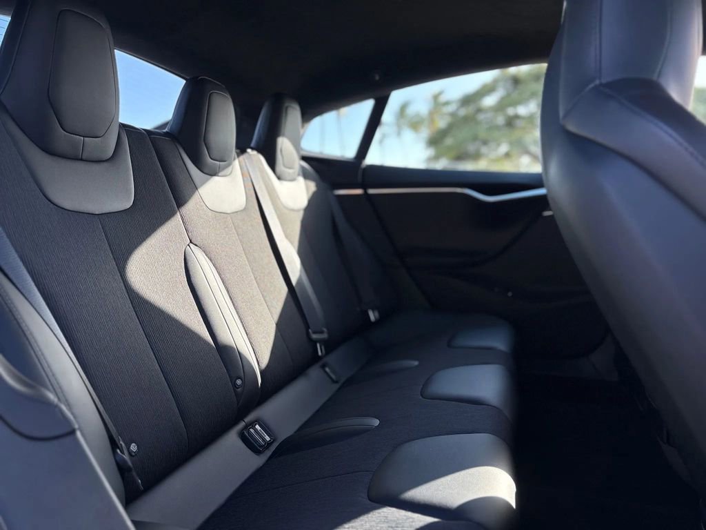 Used 2016 Tesla Model S 60 image 18