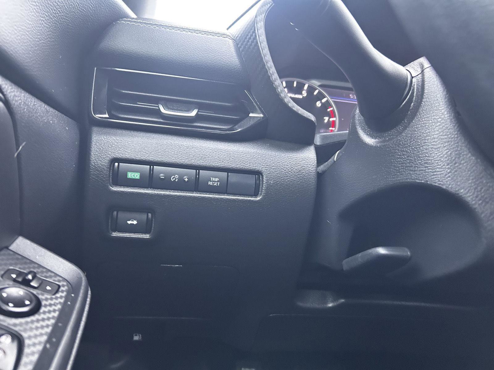 Used 2025 Nissan Sentra SV image 24