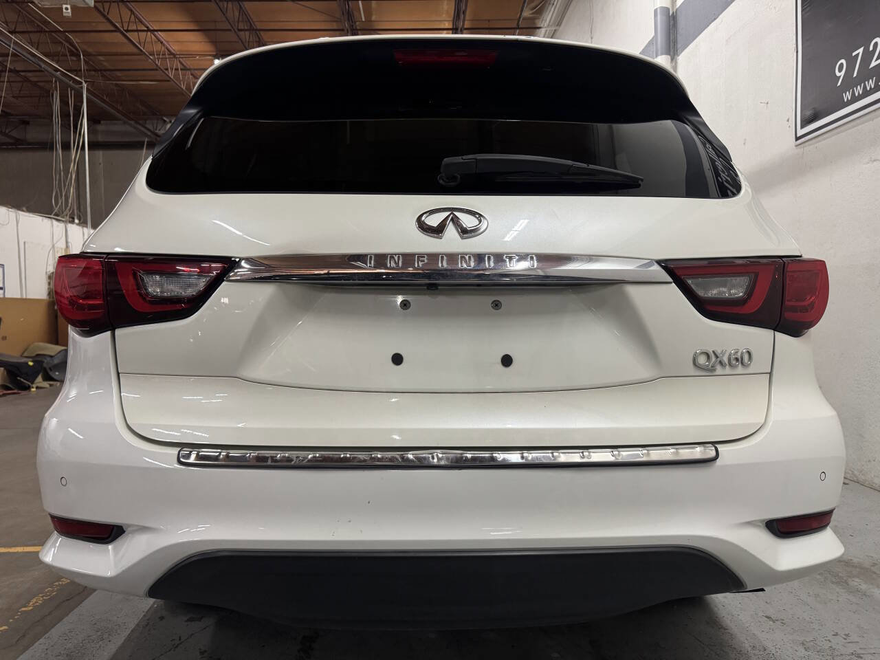 Used 2019 INFINITI QX60 Luxe w/ Essential Package image 10